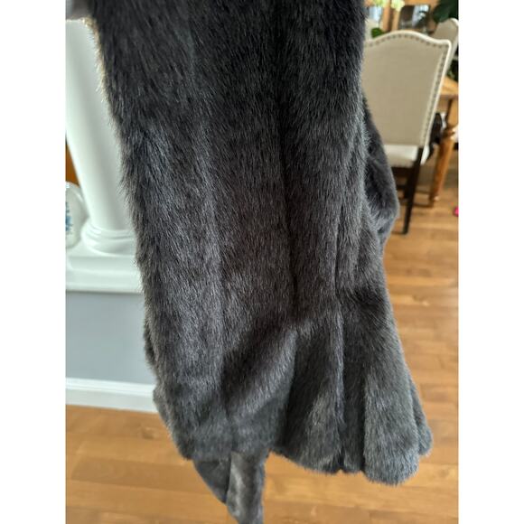 Banana Republic Faux Fur vest in steel gray size large - Picture 10 of 12